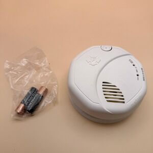First Alert SMCO100 Combination Smoke & Carbon Monoxide Alarm, Battery Op